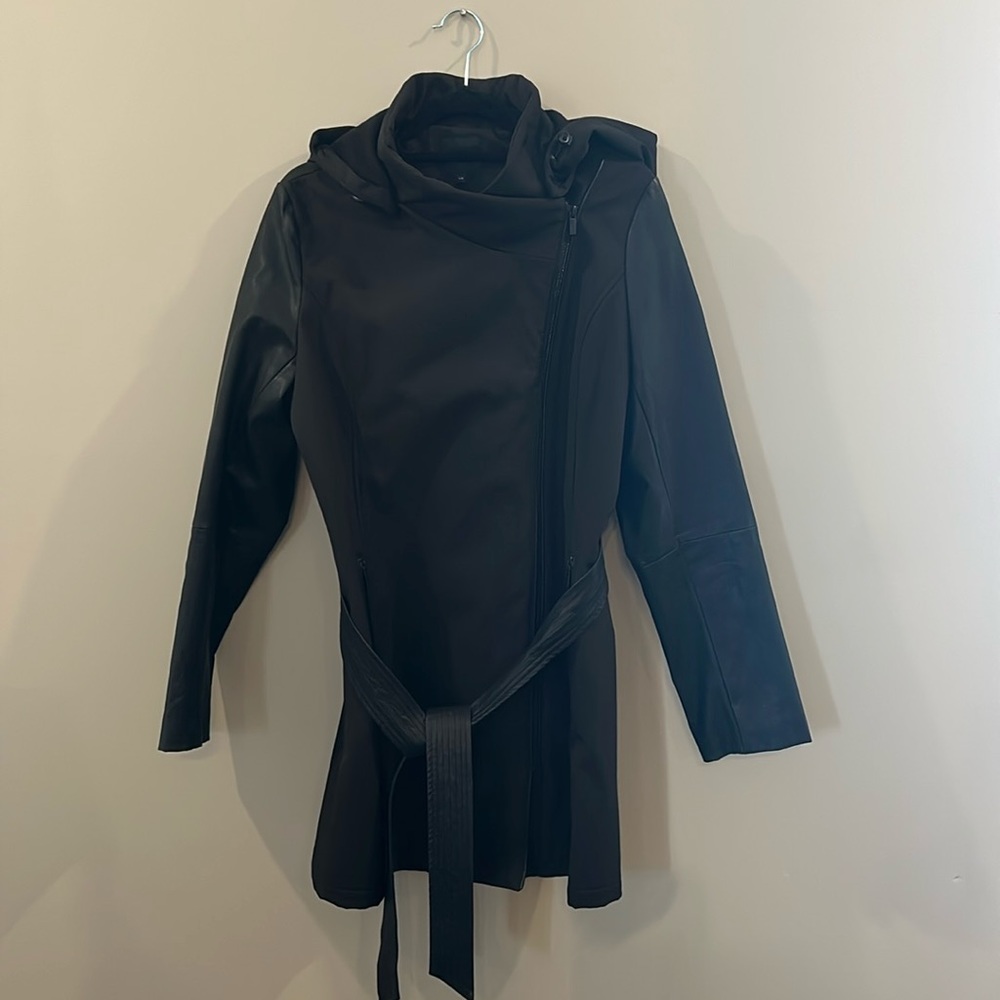 Black winter jacket - large